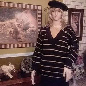 FINAL SALE Variation Black and gold sweater.